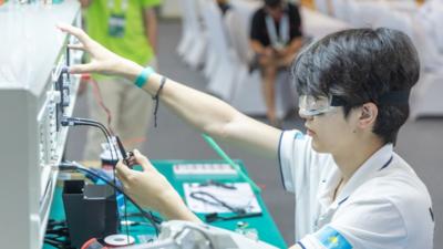 第二届“一带一路”国际技能大赛开幕 参赛选手平均年龄22岁
