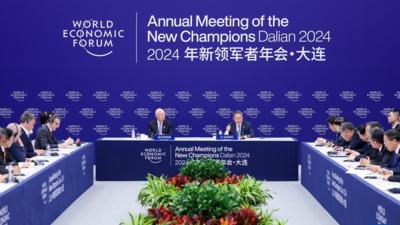 李强出席2024年夏季达沃斯论坛外国工商界代表座谈会