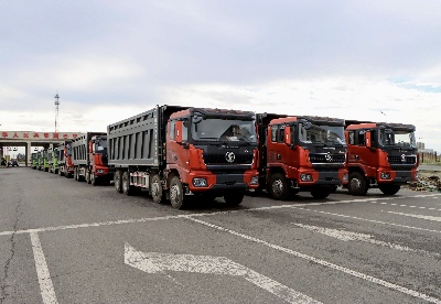 中哈边境巴克图口岸出入境交通运输工具突破3万辆次