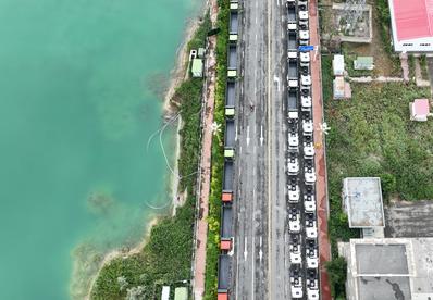中哈边境巴克图口岸出入境交通运输工具突破3万辆次
