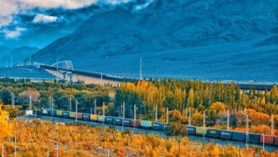 新疆在开放创新中畅通“黄金通道”——“一带一路”核心区综合立体交通网加速成型