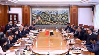 国家发展改革委副主任赵辰昕会见巴基斯坦计划发展和特别任务部部长伊克巴尔