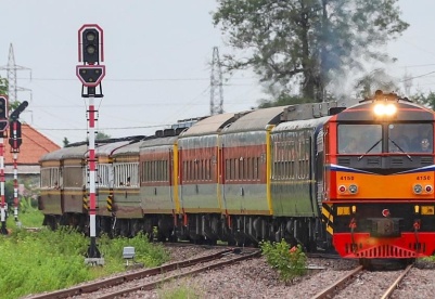 老挝泰国跨境铁路客运列车正式运行