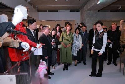 “新生万物-中国非遗与当代设计展”圆满落幕：文化交融与创新共生的典范