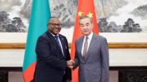 Chinese FM holds talks with Zambian counterpart