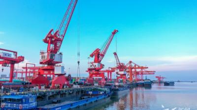 龙头岗综合码头：上半年出口同比增长58.16%