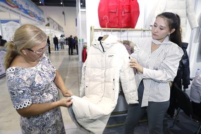 哈萨克斯坦—中国商品展览会开幕