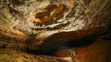 Chinese, foreign scientists to start new expedition into Asia's longest cave