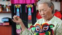 E. China Shandong Weicheng villagers boost income through traditional handcrafts