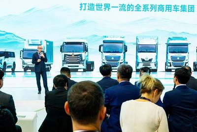 中国重汽自主智造实力助力物流运输行业向“绿”而行