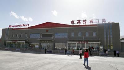红其拉甫口岸：向西开放“最高”桥头堡