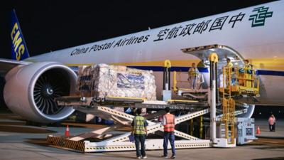 新华鲜报丨居世界邮政首位，中国“邮政绿”为美好时代加“邮”！
