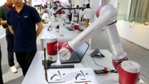 Economic Watch: Innovation spurs Chinese tech firms' earnings in global market