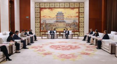 俄罗斯萨哈（雅库特）共和国政府副主席鲍里索夫率团访赣