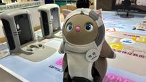 (CIIE) Pet-like robot from Japan sets to comfort AD patients and others in China