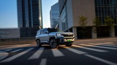 比亚迪华为联合发布方程豹豹8上市 售价37.98万元起