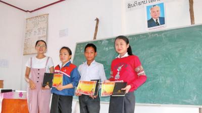 中老铁路建设者杨君梅与老挝学生帕萨妮——跨国友谊 温暖延续