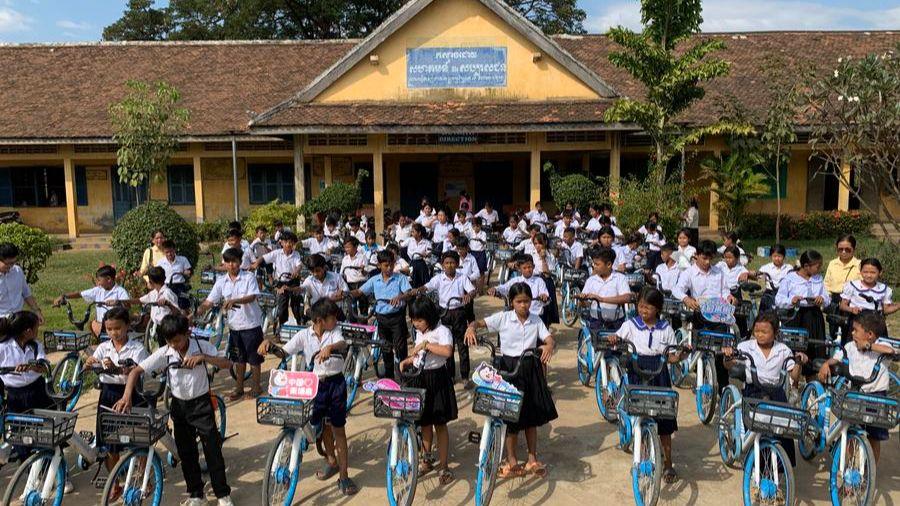 Chinese charities donate bicycles, school bags to underprivileged students in Cambodia