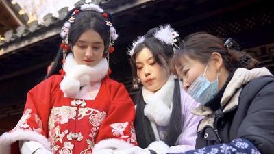 全球连线｜年味预热 多国留学生在安徽体验传统民俗迎新春