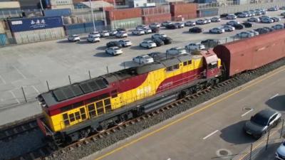 “中国造”汽车出口专列开行突破5000列