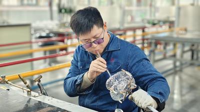 智造领航，铸行业典范——环球格拉斯尽显五粮液“大国浓香”创新实力
