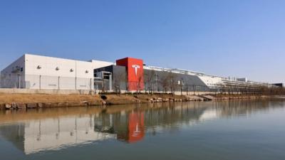 新华全媒+丨特斯拉上海储能超级工厂正式投产