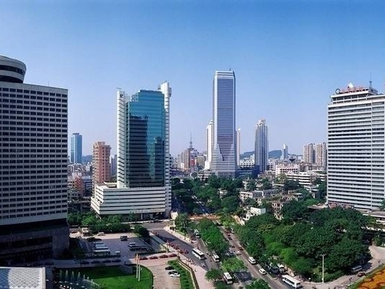 Economic Watch: A tale of two fronts: resilient China cranks up economy amid COVID-19 fight