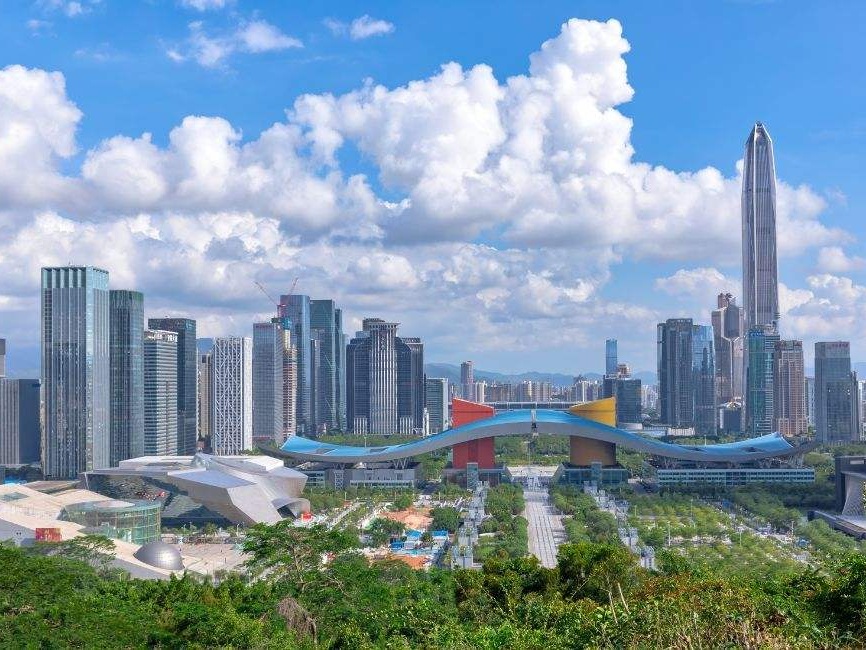 Roundup: Experts optimistic about China's prospects as new development proposals adopted 
