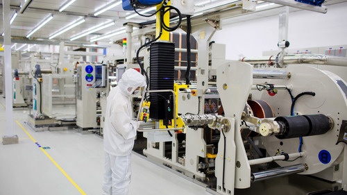 Chinese battery giant CATL forecasts strong profit growth