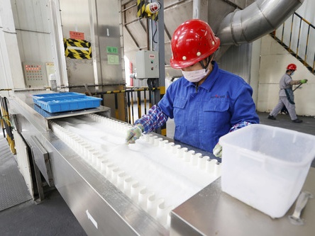China Focus: China sees booming sales of work resumption-related products