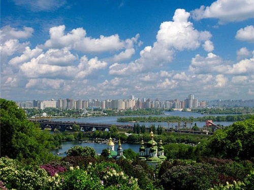 Interview: Prospects for cooperation with China remain bright despite epidemic, says Ukrainian analyst