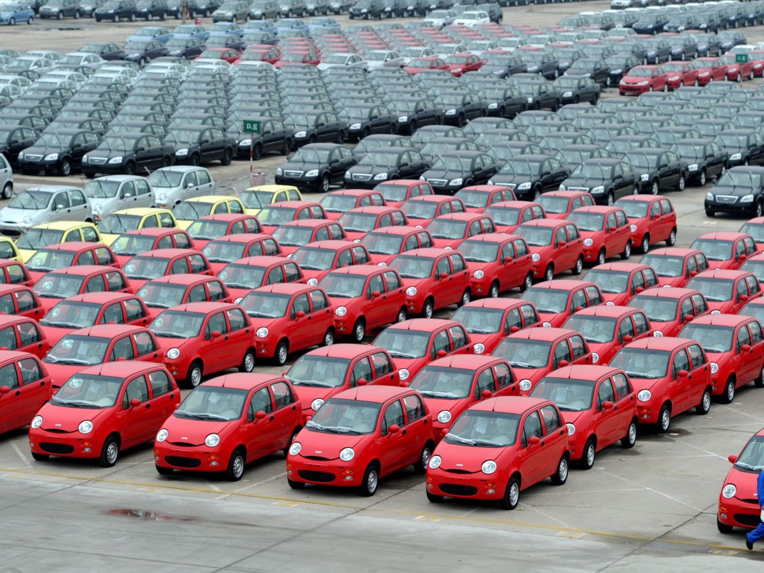 Chinese automaker Chery sales rebound in April 