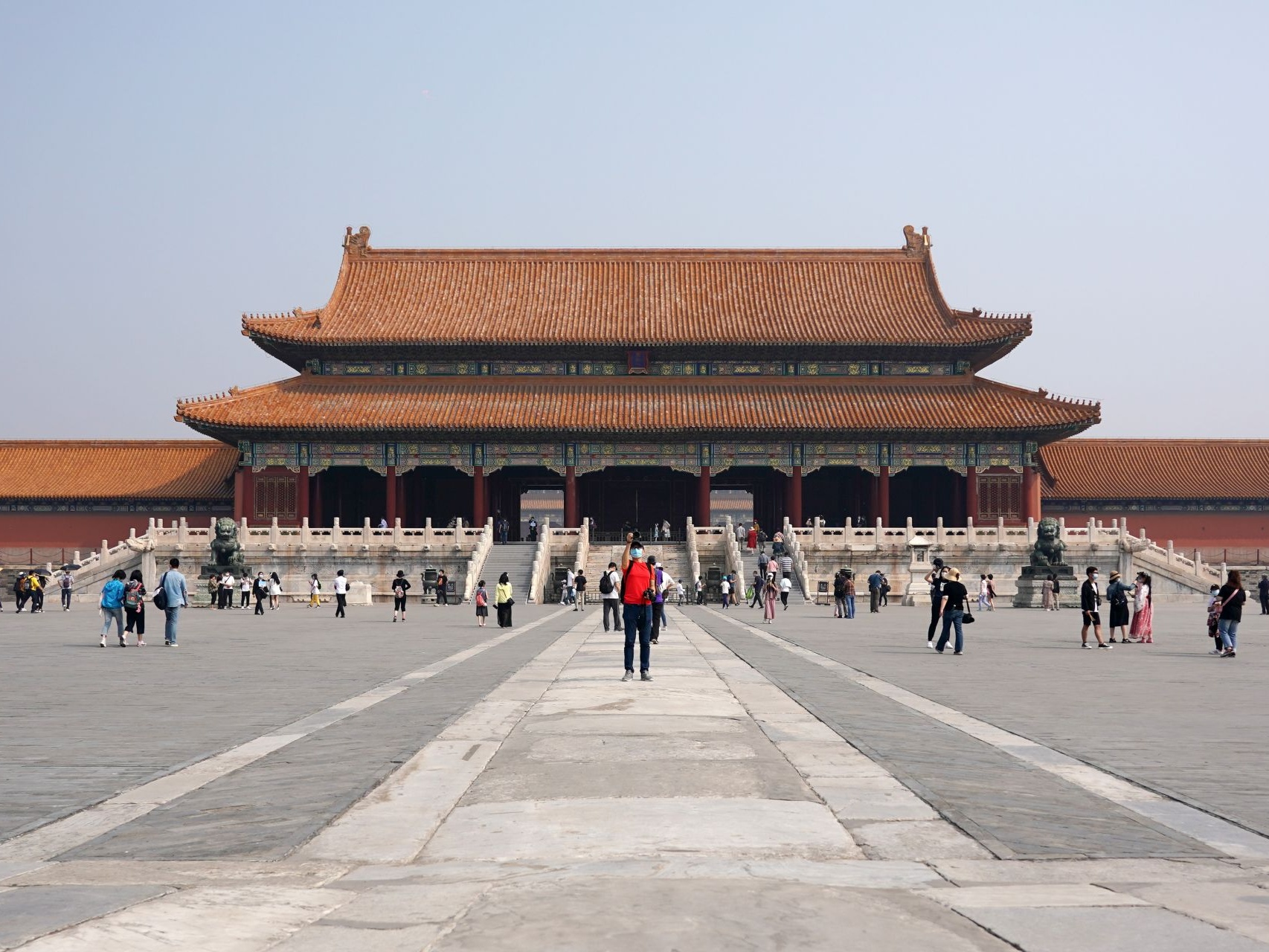 China's tourism market sees strong recovery: official 