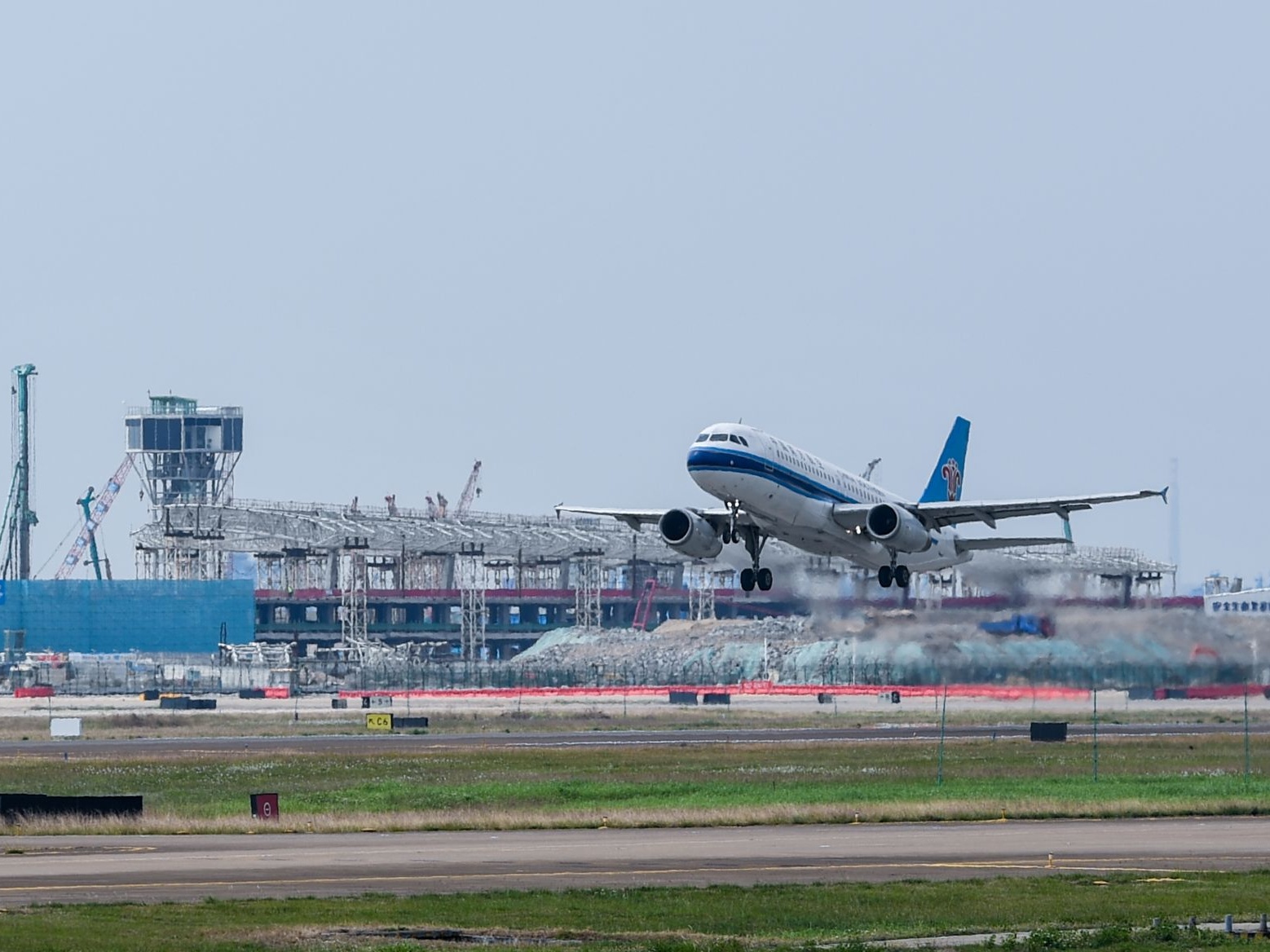 New cargo air route brings Chinese anti-epidemic supplies to Mexico 