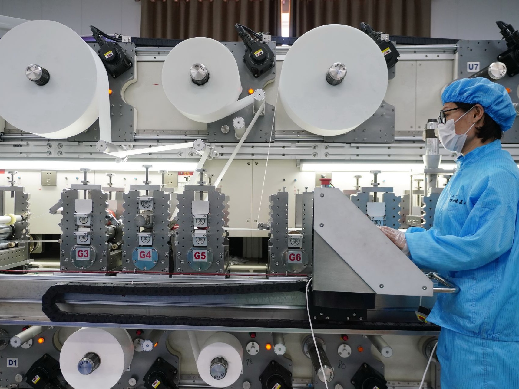 China sees rising exports of epidemic prevention supplies 