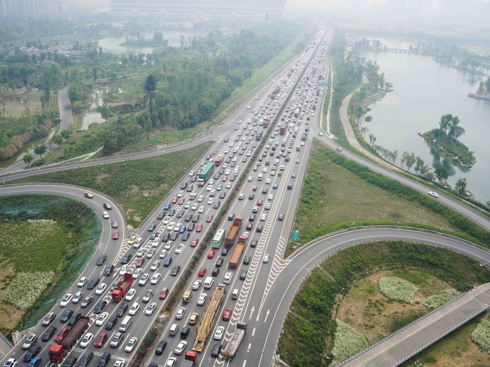 Self-driving trips popular in May Day holiday as Chinese embrace outdoors: report 
