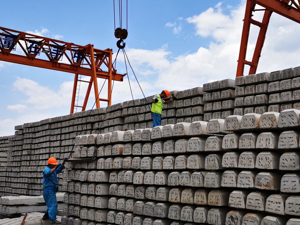 China-Laos railway starts recruiting local employees 