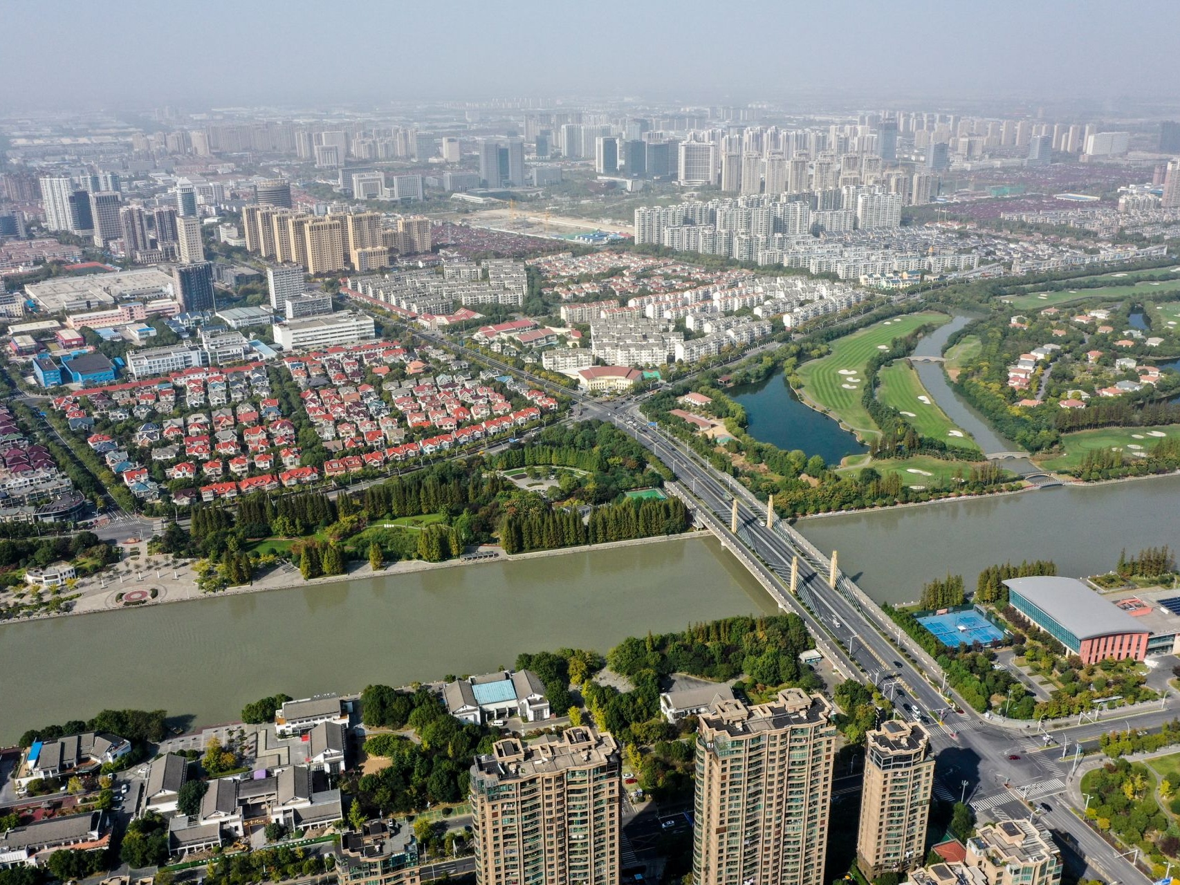 China makes notable progress in business environment, poverty alleviation: auditor general 