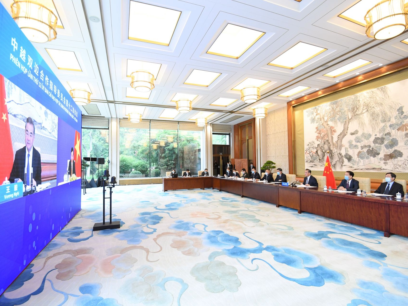 China, Vietnam hold meeting on bilateral cooperation 