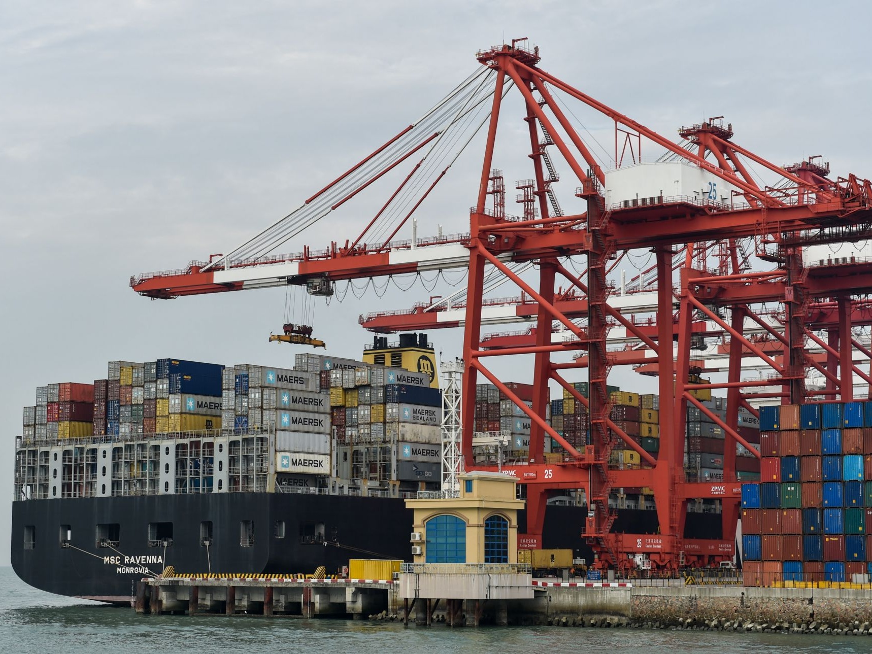 Guangdong's foreign trade down 7.1 percent in H1 