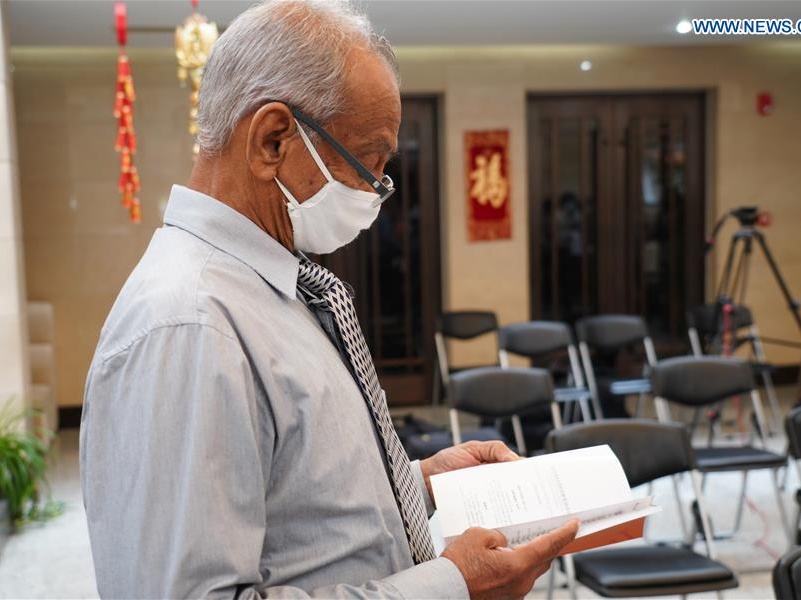 Chinese book on battling COVID-19 launched in Sri Lanka 