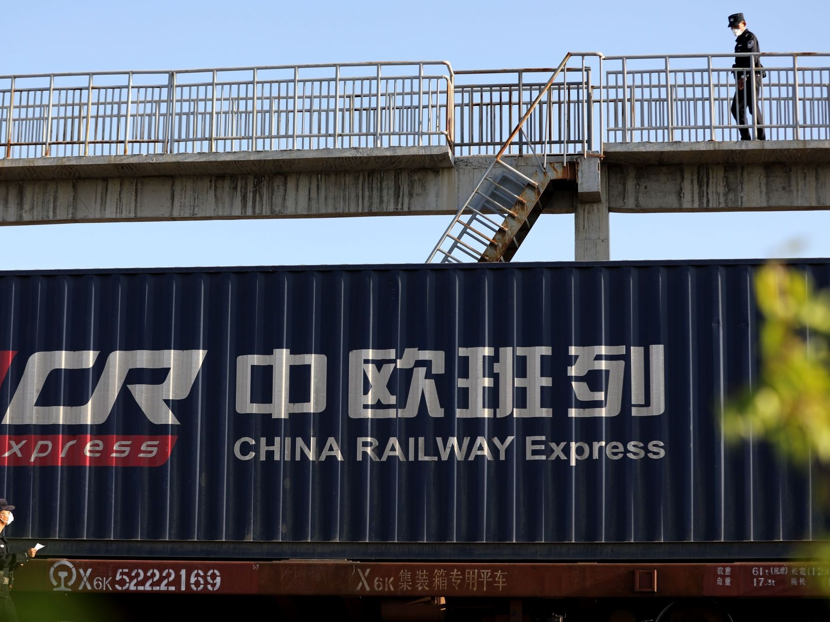Xinjiang's border port sees surging China-Europe freight trains 