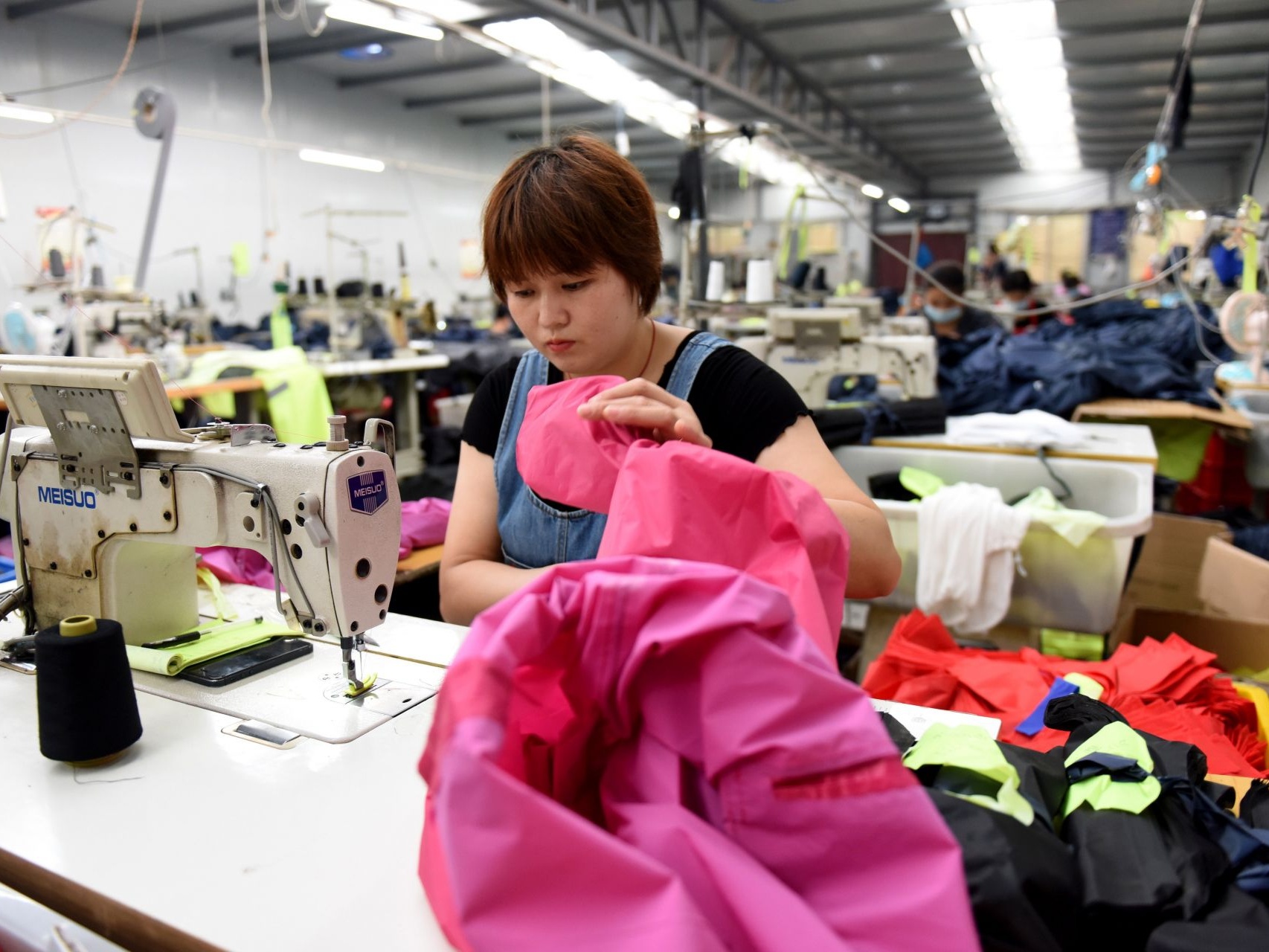 China's employment steadily recovering: minister 