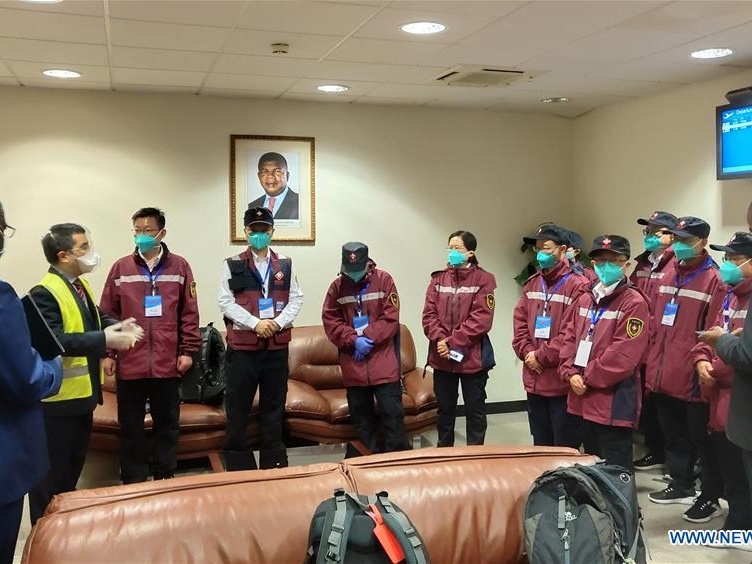 Chinese medical experts arrive in Angola to aid fight against COVID-19