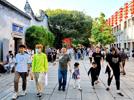China's online travel agencies report better-than-expected figures during holiday 