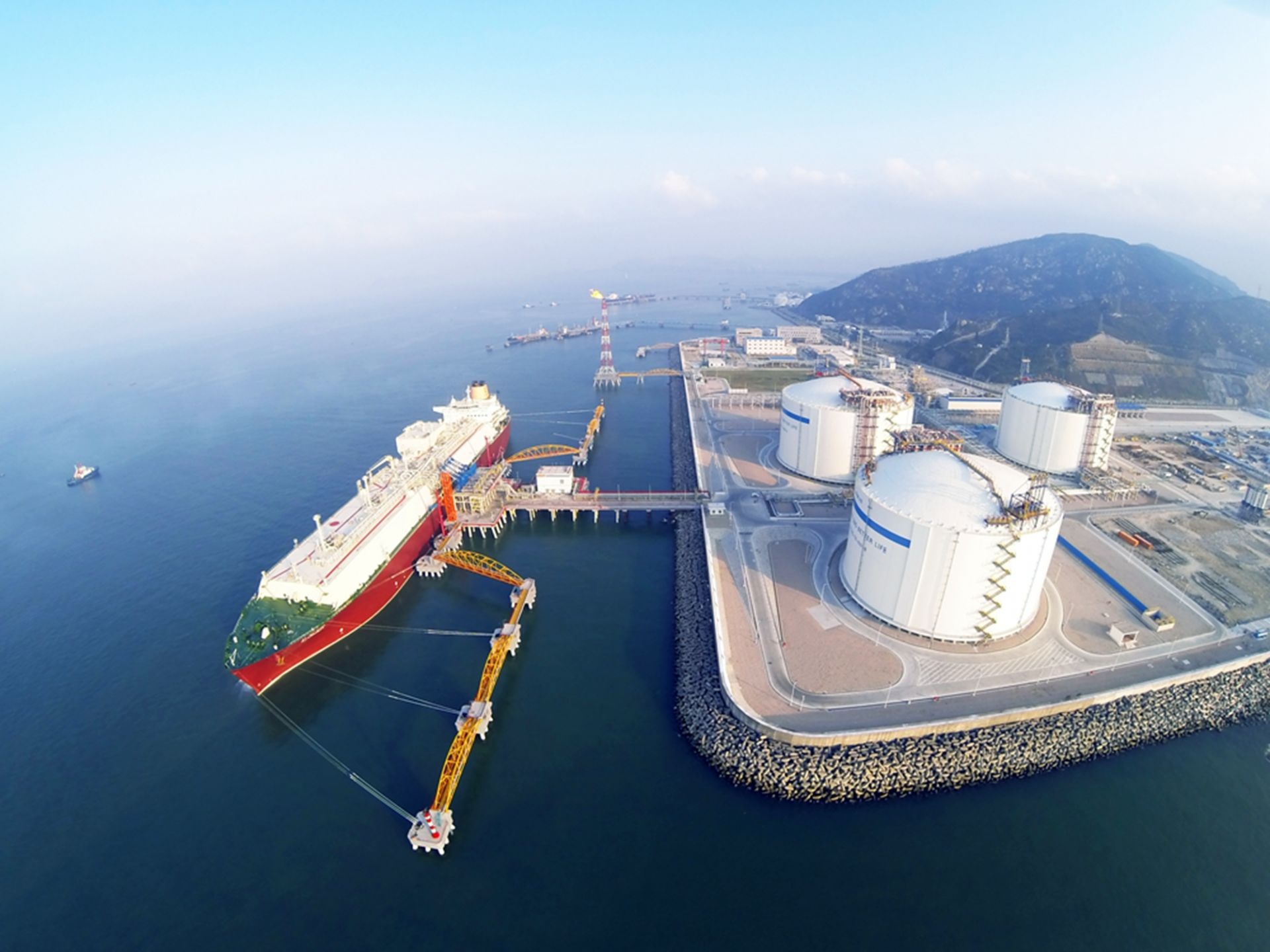 CNOOC concludes first int'l LNG group purchasing trade with 12 buyers