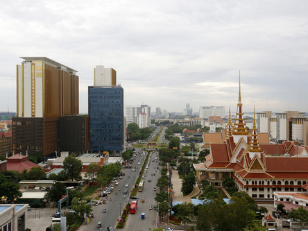Yearender: Sino-Cambodian ties deeper-rooted after joint COVID-19 fight, bilateral FTA signing 