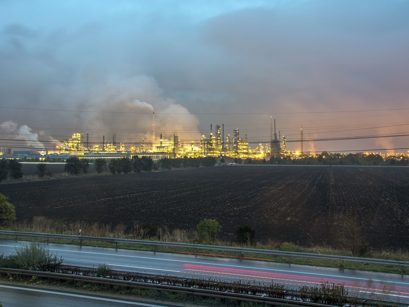 Linde to build production site for green hydrogen in Leuna  