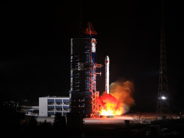 China completes final assembly of new liquid-propellant rocket's first-stage engine 