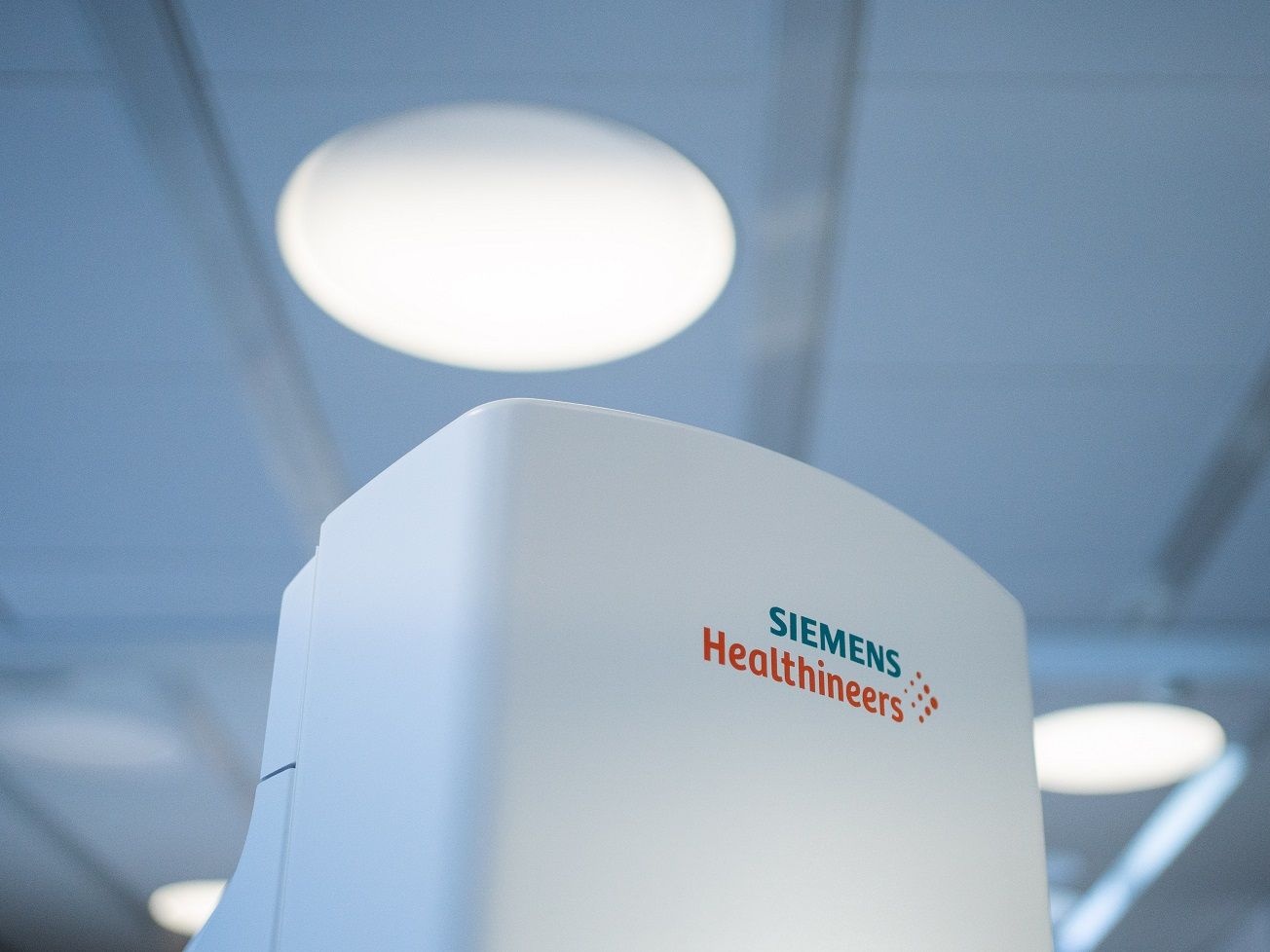 Siemens Healthineers wants to raise billions for US takeover  